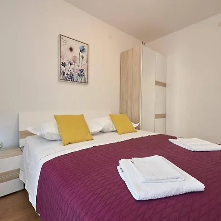 Апартаменты In Slatine With Sea View, Terrace, Air Conditioning, Wi-fi
