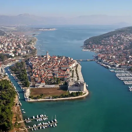In Slatine With Sea View, Terrace, Air Conditioning, Wi-fi Апартаменты Трогир
