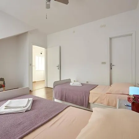 In Slatine With Sea View, Terrace, Air Conditioning, Wi-fi Apartment