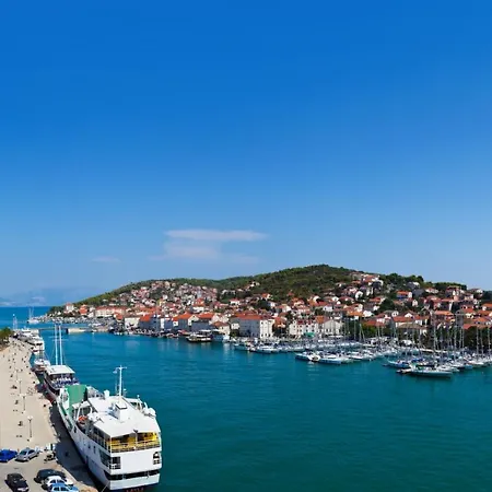 In Slatine With Sea View, Terrace, Air Conditioning, Wi-fi Апартаменты