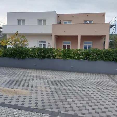 In Slatine With Sea View, Terrace, Air Conditioning, Wi-fi 트로기르